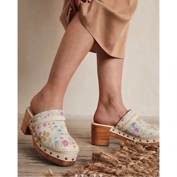 Free People Shoes - Free People Calabasas Floral Wood Clog Size 38 or US 7.5
